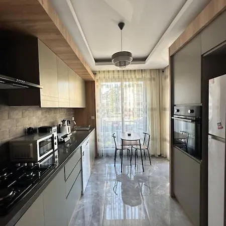 Muekkemmel Konumda Modern Antalia