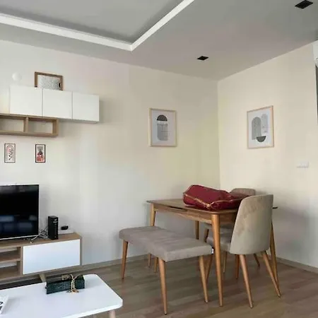 Muekkemmel Konumda Modern Apartment