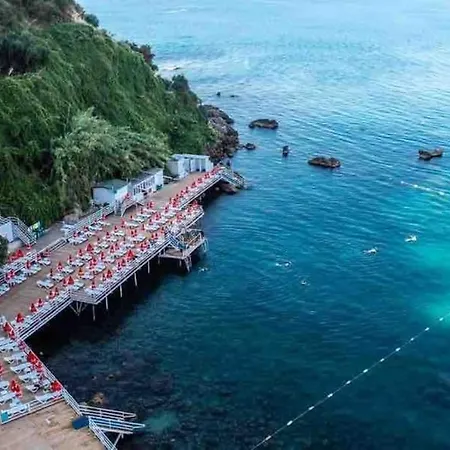 Muekkemmel Konumda Modern * Antalya