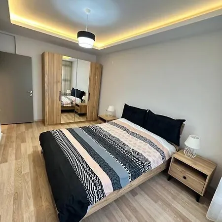 Muekkemmel Konumda Modern أنطاليا